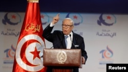 Archive : Le président tunisien Beji Caid Essebsi lors d'un discours devant le congrès du mouvement Ennahdha à Tunis, Tunisie, le 20 mai 2016.