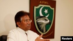 Cựu Tổng thống Pakistan Pervez Musharraf trong cuộc phỏng vấn với hãng thông tấn Reuters tại Dubai, 8/1/2012