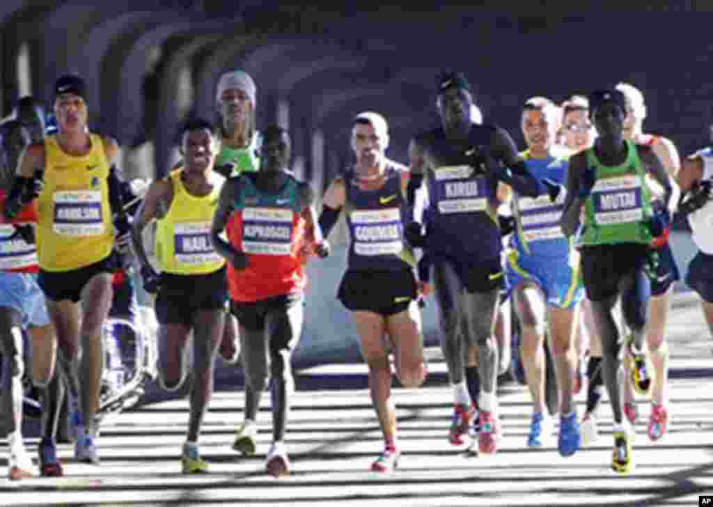 HIS LAST MARATHON? Marathon record-holder Haile Gebreselassie led the pack at the Queensboro Bridge in the New York Marathon last Sunday. Moments later, he dropped out of the race with a knee injury. Deeply disappointed, the 37-year-old running legend