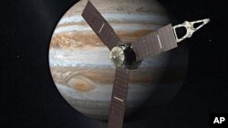 Sketsa gambar pesawat Juno dan planet Yupiter (foto: dok). 