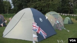 Untuk menghemat biaya, para fans tinggal di tenda-tenda selama berlangsungnya olimpiade di London (31/7). 