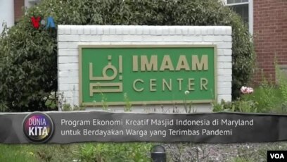 Menjalankan ibadah di bulan suci di masa pandemi. (Foto: VOA)