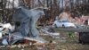81 tornados devastan poblados en 10 estados