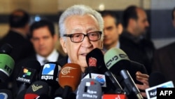 International peace envoy Lakhdar Brahimi gives a press conference at a Damascus hotel on December 27, 2012.
