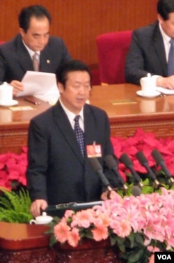 2010年最高人民法院院长王胜俊做工作报告（美国之音张楠拍摄）