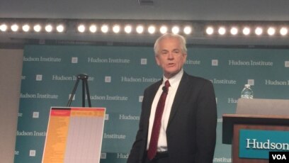 纳瓦罗罕见公开亮相细数中国 经济侵略 招数