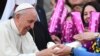 Wim Wenders tourne un documentaire sur le pape François