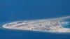 菲国防部长登上南中国海有争议岛屿中业岛