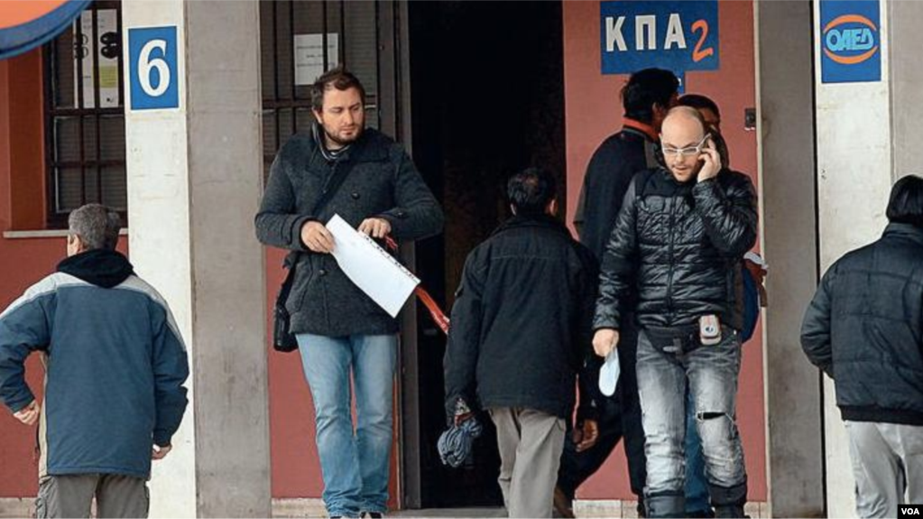 Lejet e qëndrimit për emigrantët shqiptarë në Greqi