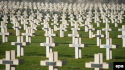 Le cimetière français Faubourg-Pave à Verdun, est de la France, 20 mars 2014. epa / NICOLAS BOUVY