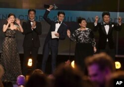 عوامل فیلم کره ای «انگل» در بیست و ششمین مراسم اعطای جوایز انجمن بازیگران فیلم هالیوود