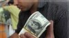 کاهش دلارهای نفتی تهران و افزایش محدودیت ارزی برای دولت 