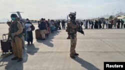 بریتانیا در جریان عملیات تخلیۀ نظامی بیش از ۱۵ هزار شهروند افغان را به بیرون از افغانستان انتقال داد