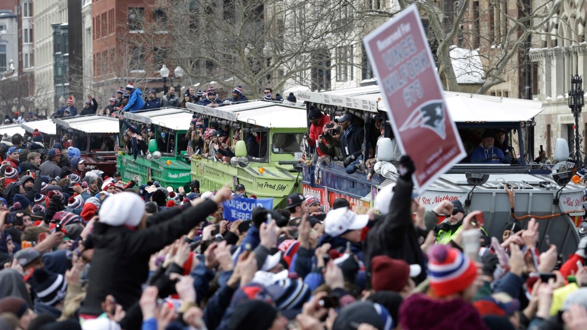 New England Patriots Super Bowl Parade Draws Thousands