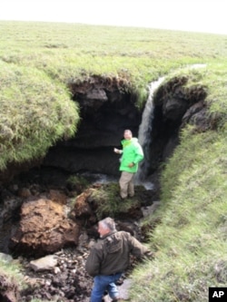 The Toolik River thermokarst gully that Michael Gooseff and colleagues discovered just after its formation in 2003.