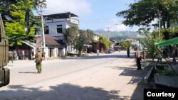 သိန္နီမြို့တွင်း တိုက်ပွဲ တပ်မတော်သားသုံးဦး သေဆုံး (ဓါတ်ပုံ-Eastern Review)
