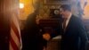 Vjosa Osmani, kandidatkinja Demokratskog zaveza Kosova za premijerku Kosova, tokom sastanka sa direktorom za Evropu u Savetu za nacionalnu bezbednost Bele kuće Džonom Eratom, u Beloj kući, u Vašingtonu, 16. oktobra 2019. (Foto: Vjosa Osmani/Fejsbuk)