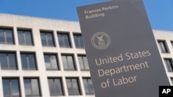 ARCHIVO - La sede del Departamento de Trabajo de EE. UU. en Washington, D.C., vista el 26 de marzo de 2020.