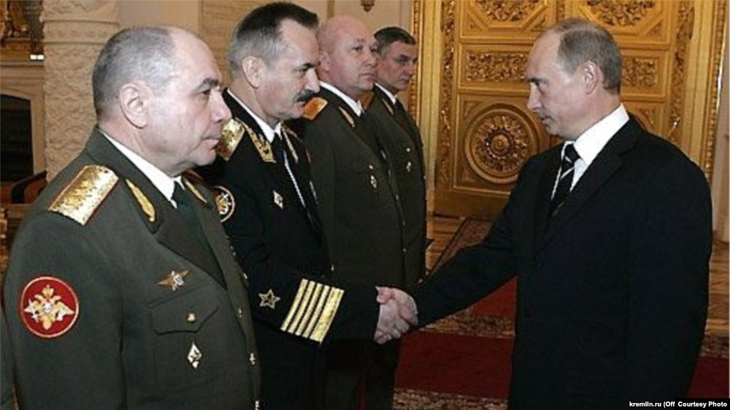 Генерал Ткачев (слева) на встрече с Владимиром Путиным, архивное фото
