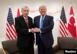 Osaka'daki G-20 zirvesinde bir araya gelen Cumhurbaşkanı Erdoğan ve Başkan Trump, iki ülke arasındaki S-400 krizini yumuşatmaya çalıştı.