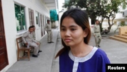 Boeung Kak lake resident Yorm Bopha arrives for a hearing in the Appeal Court in the capital city Phnom Penh November 7, 2012.