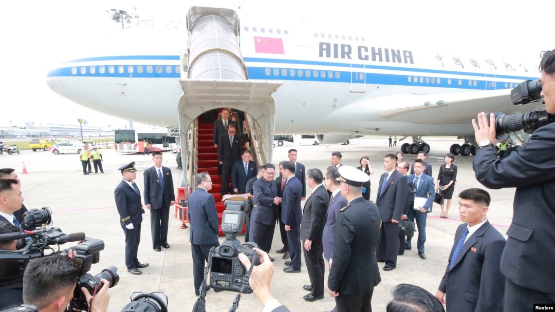 Severnokorejski lider, Kim Džong Un, stiže u Singapur, 10. juna 2018.(KCNA via Rojters)