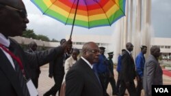 ທ່ານ Ibrahim Boubacar Keita ​ໄດ້​ສາ​ບານ​ໂຕ​ ເຂົ້າ​ຮັບ​ຕໍາ​ແໜ່ງ​ເປັນ ປະທານາທິບໍດີ ຄົນ​ໃໝ່​ຂອງ ມາລີ 