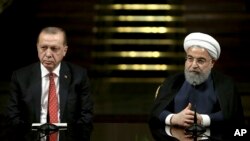 نشست خبری مشترک حسن روحانی رئیس جمهوری ایران (راست) و رجب طیب اردوغان رئیس جمهوری ترکیه در کاخ سعد آباد، تهران - ۴ اکتبر ۲۰۱۷ 