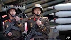 မြောက်ကိုရီးယား စစ်တပ်ရဲ့ စစ်ရေးပြ အခမ်းအနား မြင်ကွင်းတခု 