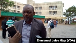 Samuel Nguiffo, secrétaire-général du Centre pour l'environnement et le développement à Yaoundé, le 24 novembre 2017. (VOA/Emmanuel Jules Ntap)