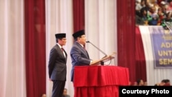 Prabowo Subianto didampingi Cawapres Sandiaga Uno menyampaikan Pidato Kebangsaan "Indonesia Menang" di JCC, Senayan, Jakarta, Senin (14/1).