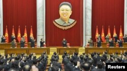 지난달 18일 북한 평양에서 열린 노동당 중앙위원회 정치국 확대회의 (자료사진)