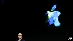 Prezidan konpayi telefò entèlijan Apple a, Tim Cook. 