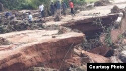 Bridge swept away along one of the major roads in Masvingo province. (Courtesy Image)