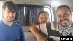 Los tres periodistas trabajaban allí como 'freelance' y habían entrado pocos días antes a Siria desde Turquía.