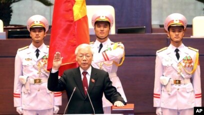 TBT ĐCSVN Nguyễn Phú Trọng tuyên thệ nhậm chức chủ tịch nước Việt Nam, 23/10/2018.