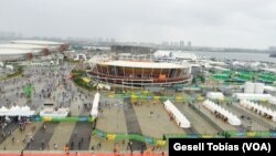 Los periodistas pasan la mayoría de su tiempo en el Parque Olímpico, dando cobertura a los juegos.