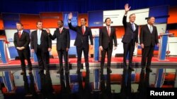 Các ứng viên đảng Cộng Hòa trong cuộc tranh luận tại Des Moines, bang Iowa, ngày 28/1/2016.