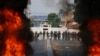 Biểu tình bùng lên ở Venezuela, binh sĩ đào tị sang Colombia