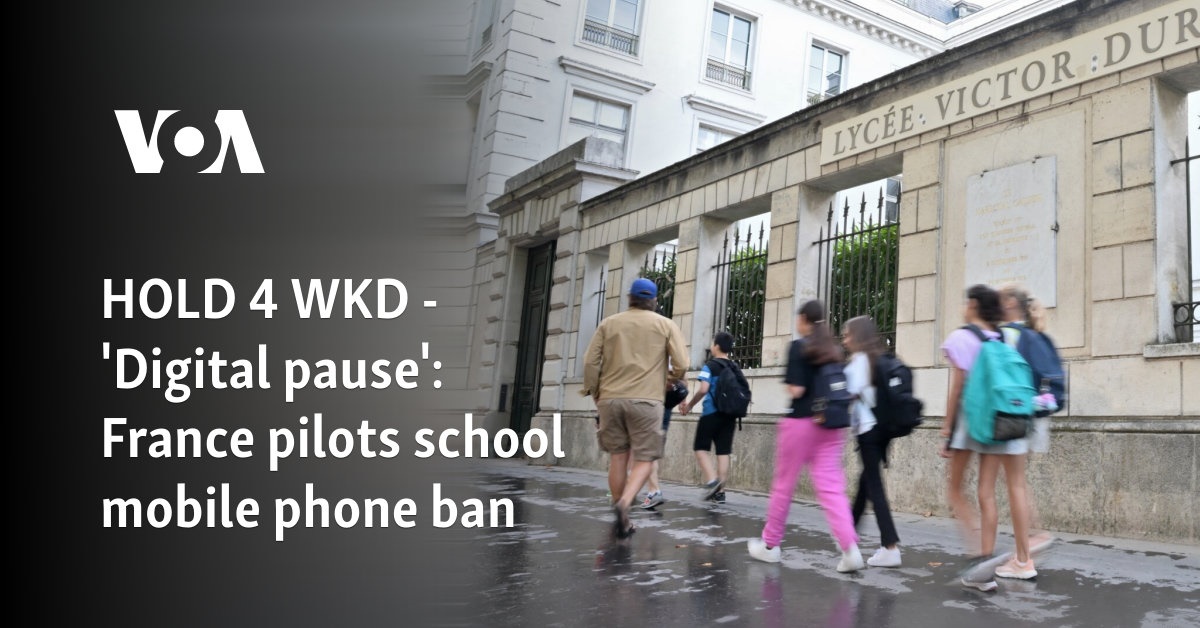 'Digital pause': France pilots school mobile phone ban 