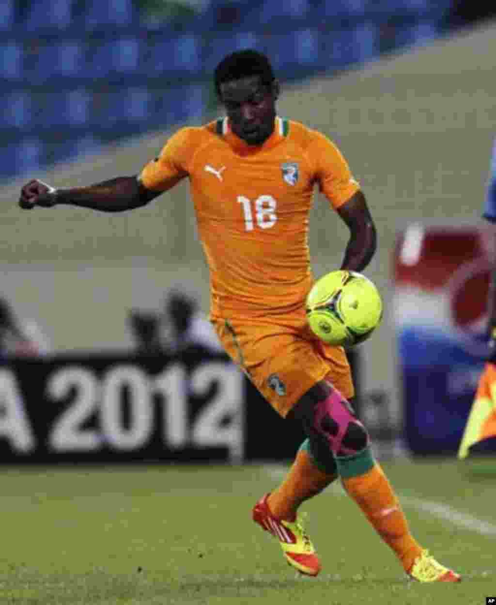 Abdul Kader Keita of Ivory Coast controls the ball during their African Nations Cup soccer match against Angola, in Malabo January 30, 2012.