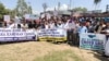 کنٹرول لائن تجارت معطلی کے خلاف سرینگر میں مظاہرے