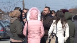 Nesuglasice među okupljenima na protestu u Gračanici