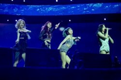 Grup BLACKPINK tampil di festival musik Coachella pada 2019 di Indio, California. (Invision/AP)