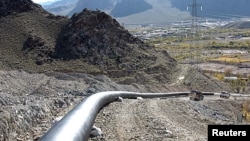 Iranian oil pipeline (file photo)