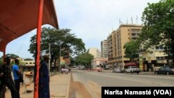 Le plateau était désert à cause de la mutinerie en cours, à Abidjan, en Côte d'Ivoire, le 15 mai 2017. (VOA/Narita Namasté)