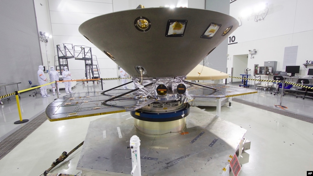 NASA dërgon në Mars robotin e misionit “InSight”