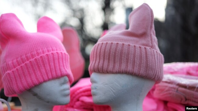 Los "pussy hats" en durante una marcha organizada por la Women's March Alliance en Manhattan, Nueva York. Enero 19, 2019.