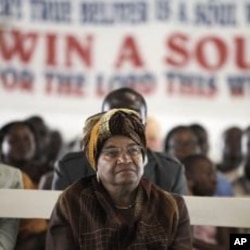 La présidente Johnson Sirleaf a assisté dimanche à un service religieux à Monrovia.