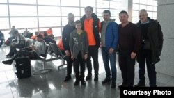 С болельщиками в аэропорту Франкфурта